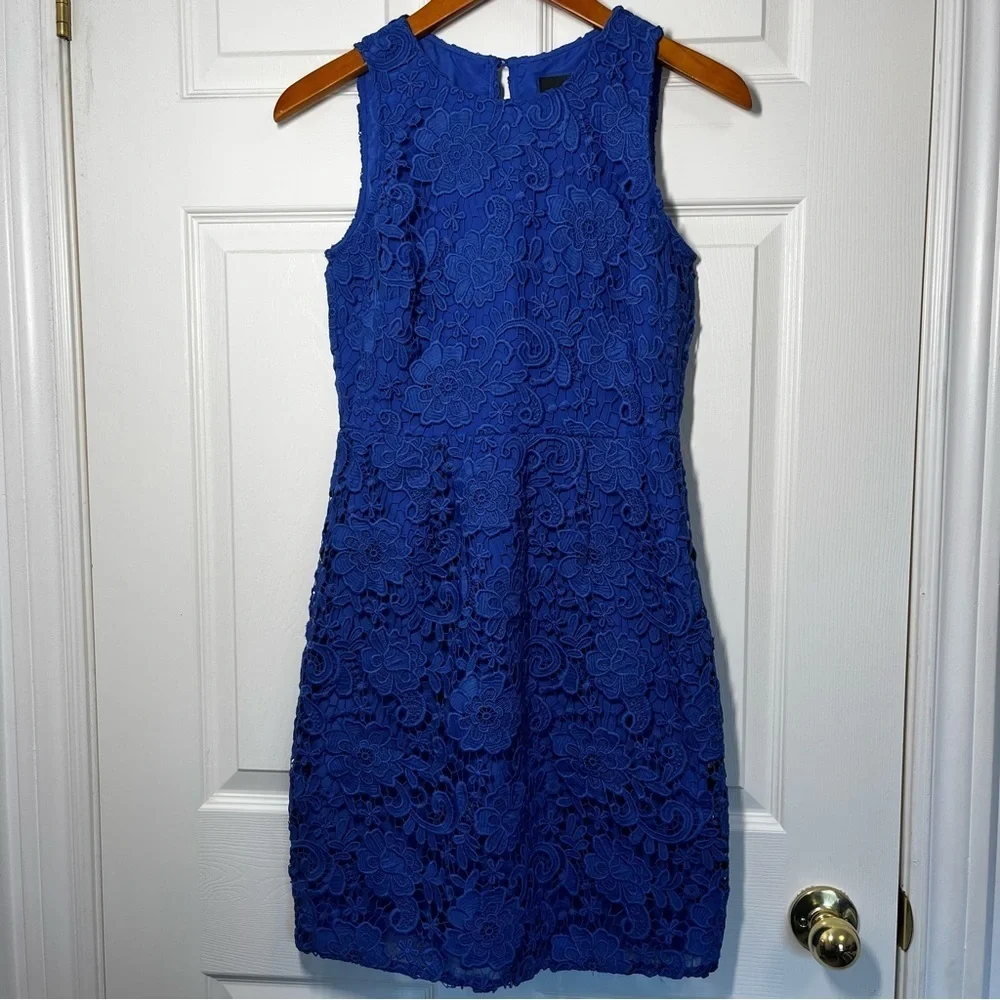 J. CREW Blue Floral Lace Keyhole Sheath Sleeveless Dress Size 2